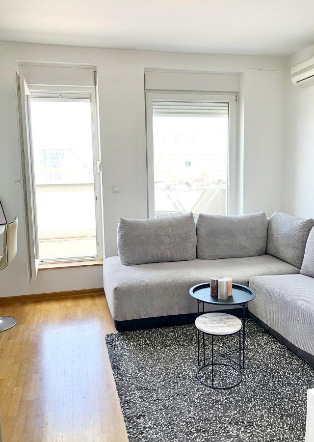 Cozy Nest Savada Apartamento Belgrado Exterior foto