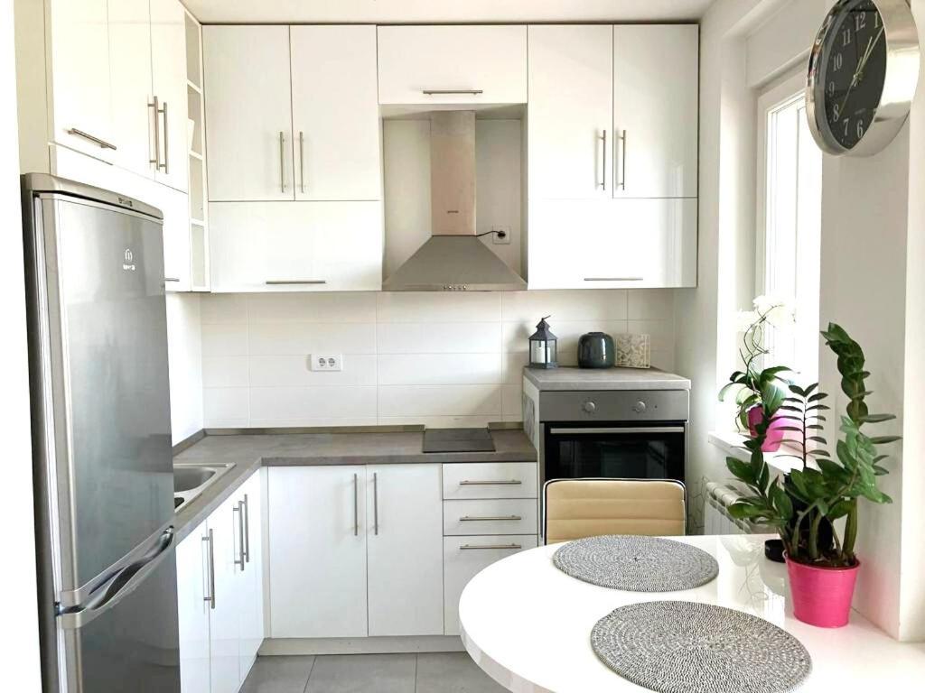 Cozy Nest Savada Apartamento Belgrado Exterior foto